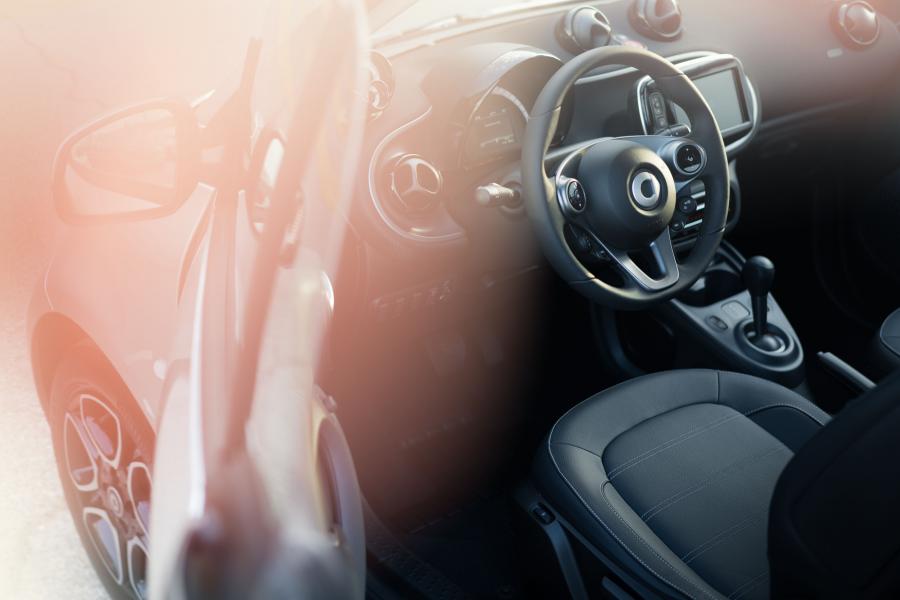 Интерьер Smart EQ ForTwo Prime Coupe (C453) 2018 года  (WW) (фото 7 из 9)